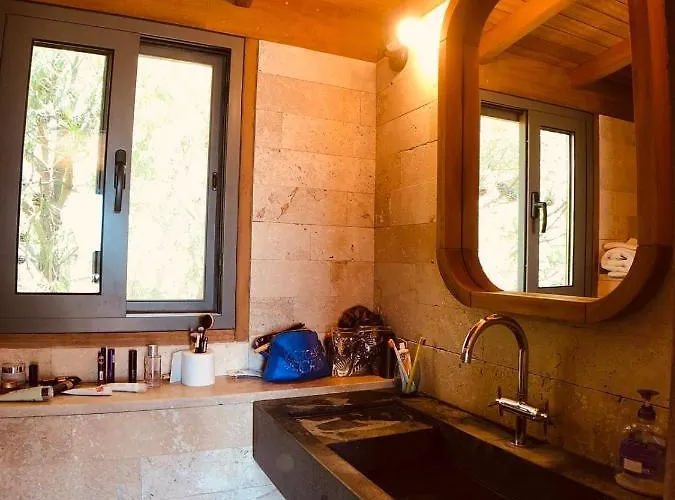 Life Butiq Яликовак