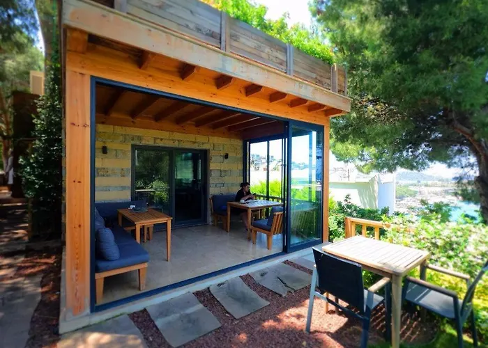 Life Butiq Яликовак