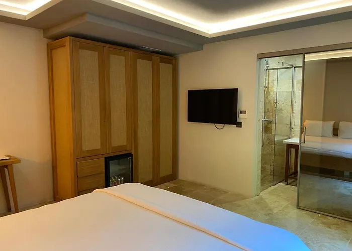 Life Butiq Яликовак